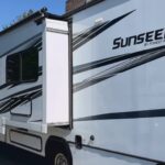 2023 FOREST RIVER SUNSEEKER 2550DSLE full