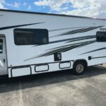 2024 FOREST RIVER SUNSEEKER 2950LE full