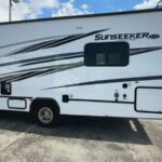 2024 FOREST RIVER SUNSEEKER 2950LE full