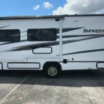 2024 FOREST RIVER SUNSEEKER 2550DSLE full