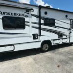 2024 FOREST RIVER SUNSEEKER 2550DSLE full