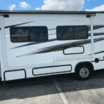 2024 FOREST RIVER SUNSEEKER 2550DSLE full