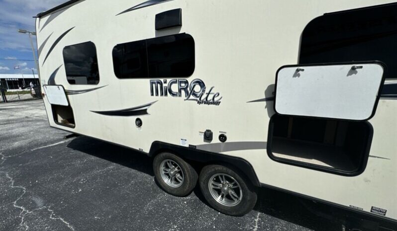 
								2018 Flagstaff Microlite 23LB full									