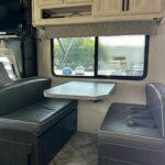 2023 FOREST RIVER SUNSEEKER 3250DSLE full