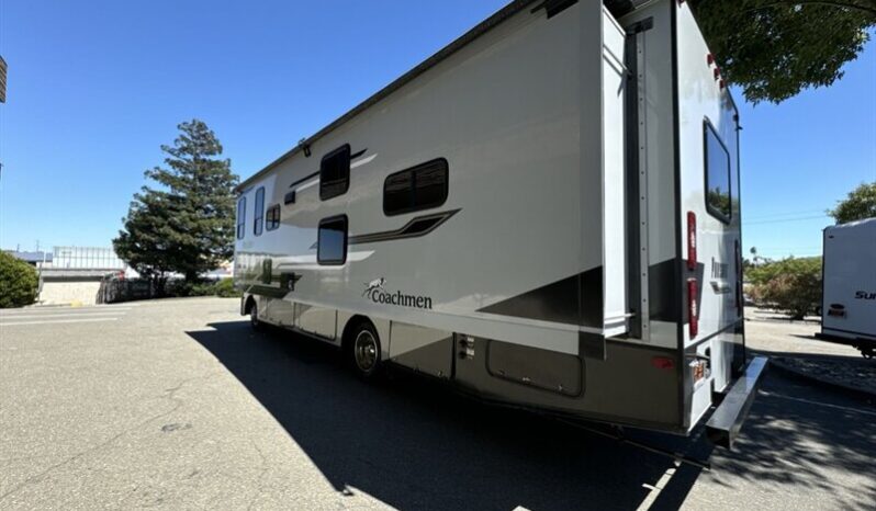 
								2023 Coachmen Pursuit 31BH full									