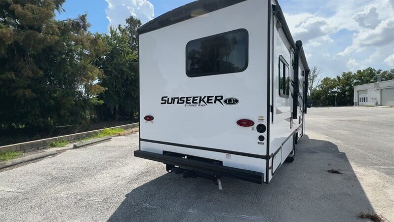 
								2024 Forest River Sunseeker 2550DSLE full									