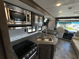 
										2023 Coachmen Pursuit 31BH full									