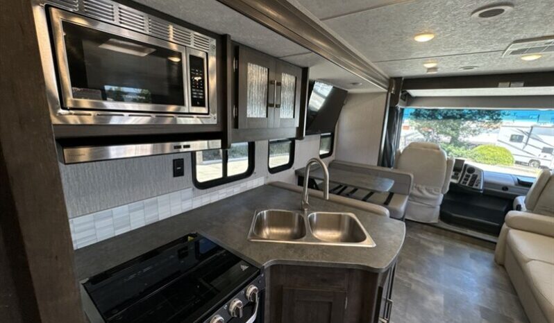 
								2023 Coachmen Pursuit 31BH full									