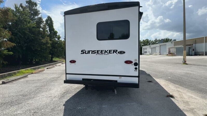 
								2024 Forest River Sunseeker 2550DSLE full									