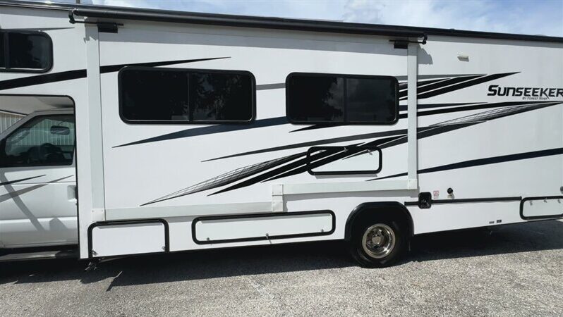 
								2024 Forest River Sunseeker 2550DSLE full									