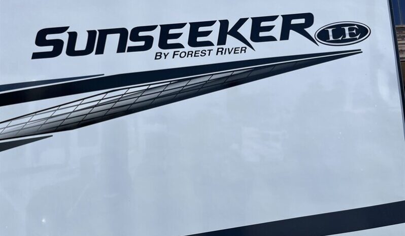 
								2023 Forest River Sunseeker 2550DSLE full									