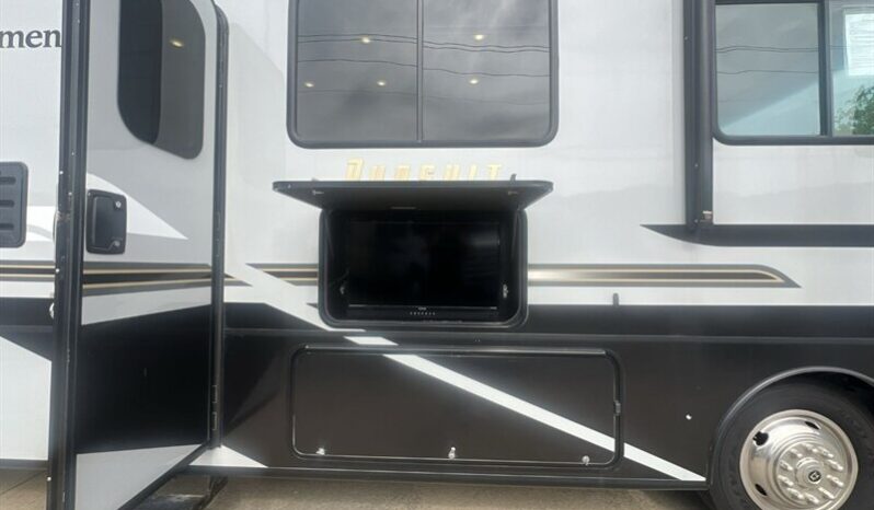 
								2023 Coachmen Pursuit 31BH full									