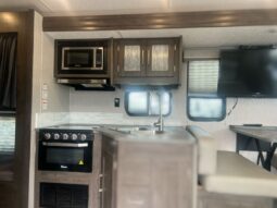 
										2023 Coachmen Pursuit 31BH full									