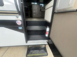 
										2023 Coachmen Pursuit 31BH full									