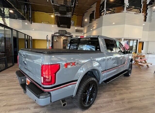 
								2019 Ford F-150 LARIAT full									