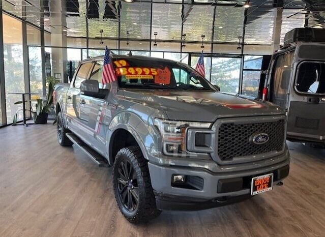 
								2019 Ford F-150 LARIAT full									