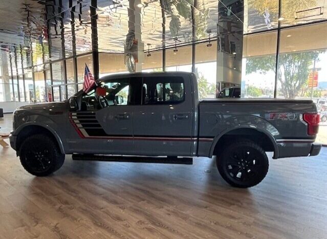 
								2019 Ford F-150 LARIAT full									