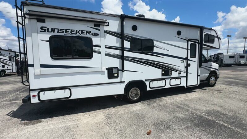 
								2024 Forest River Sunseeker 2550DSLE full									