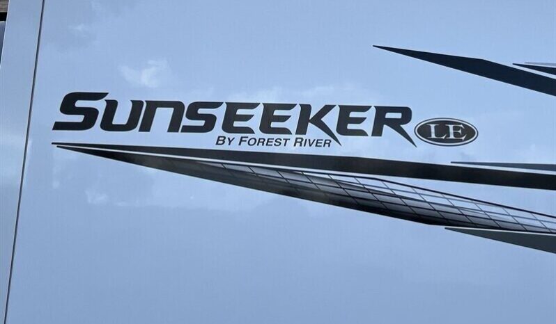 
								2023 Forest River Sunseeker 3250DSLE full									