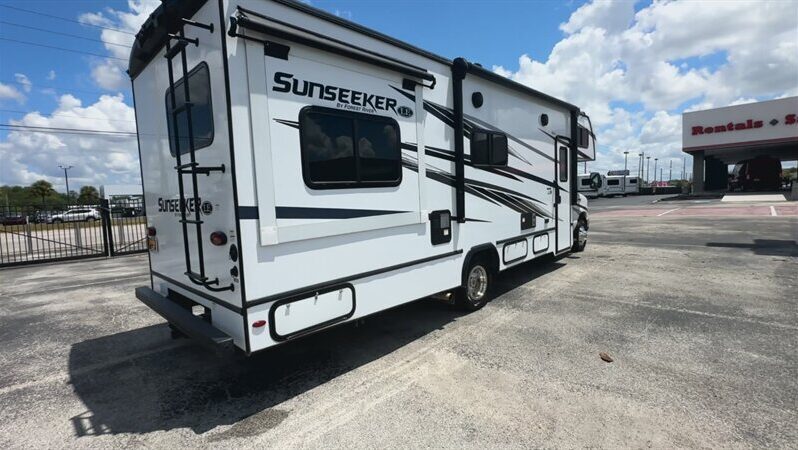 
								2024 Forest River Sunseeker 2550DSLE full									