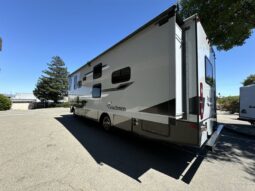 
										2023 Coachmen Pursuit 31BH full									