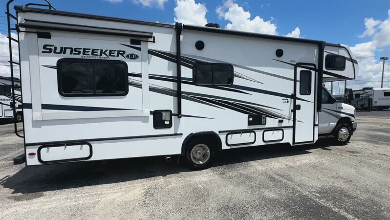 
								2024 Forest River Sunseeker 2550DSLE full									