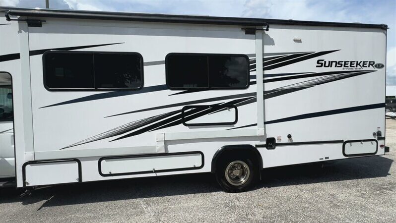 
								2024 Forest River Sunseeker 2550DSLE full									