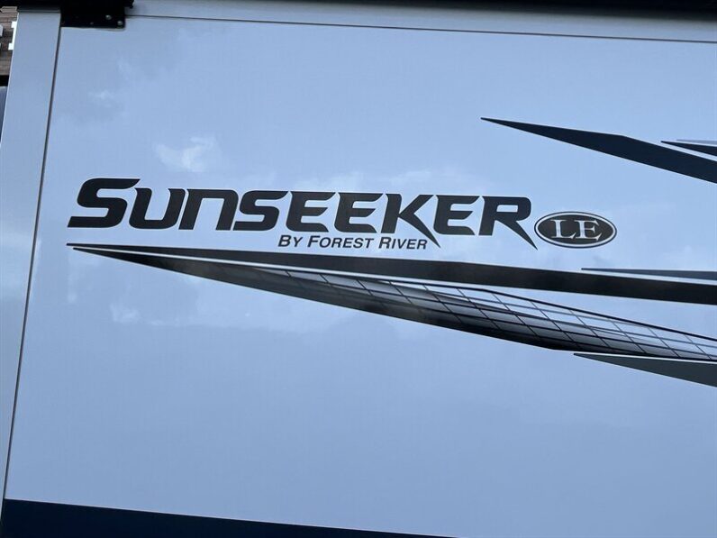 2023 Forest River Sunseeker 3250DSLE