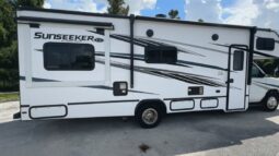 
										2024 Forest River Sunseeker 2550DSLE full									