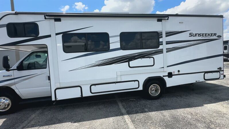 
								2024 Forest River Sunseeker 2550DSLE full									