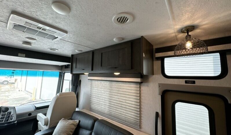 
								2024 Coachmen Pursuit 31BH full									