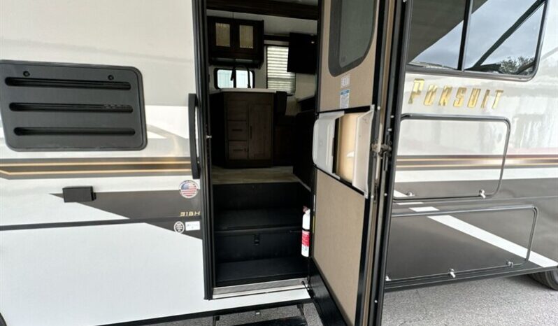 
								2024 Coachmen Pursuit 31BH full									