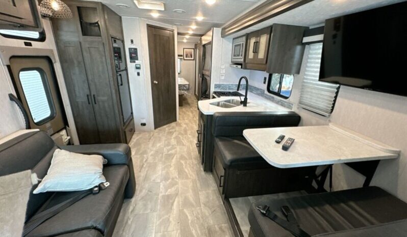 
								2024 Coachmen Pursuit 31BH full									