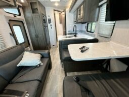 
										2024 Coachmen Pursuit 31BH full									