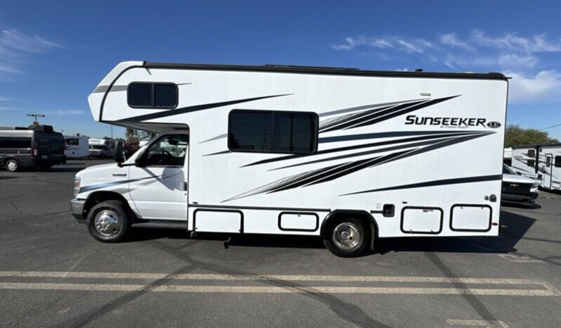 
								2023 Forest River Sunseeker 2350LE full									