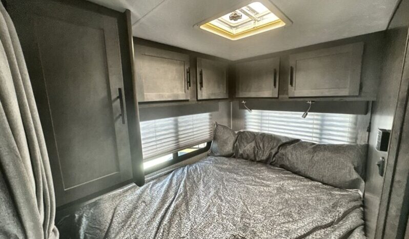 
								2023 Coachmen Leprechaun 230CB full									