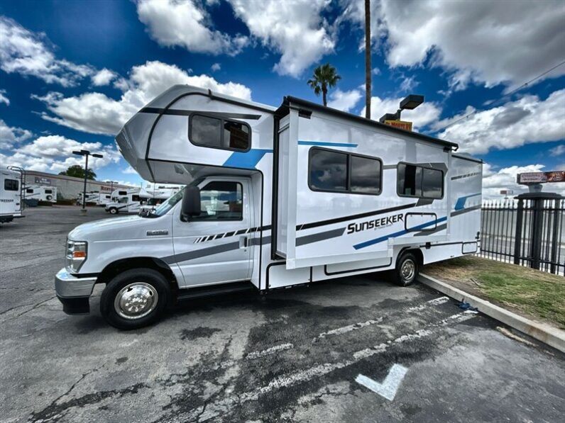 2025 Forest River Sunseeker 2550DSLE