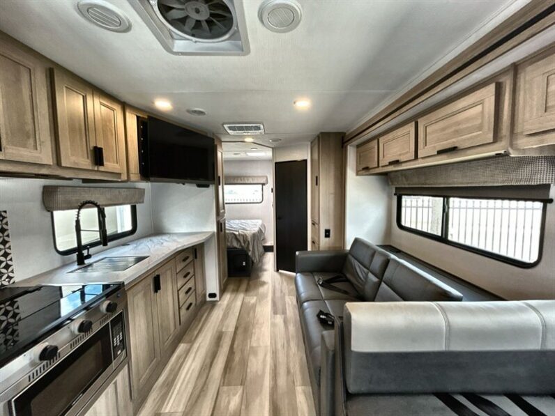 2025 Forest River Sunseeker 2550DSLE