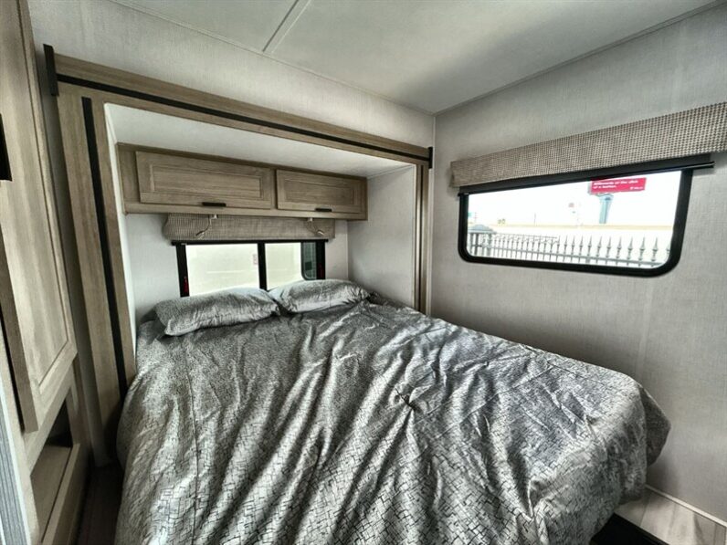 2025 Forest River Sunseeker 2550DSLE