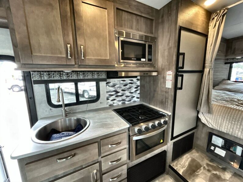 2024 Gulf Stream Conquest 6238