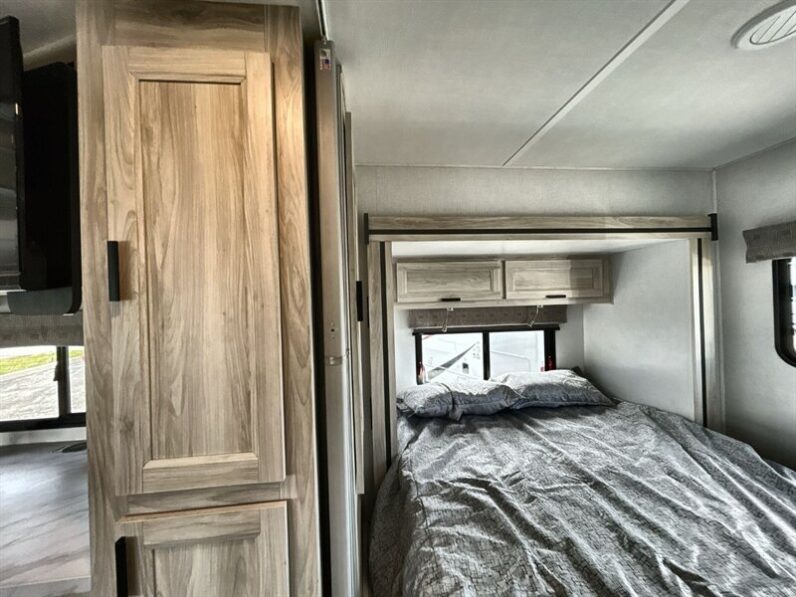 2024 Forest River Sunseeker 2550DSLE