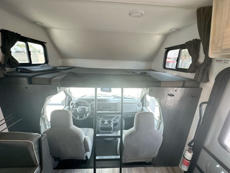 2024 Forest River Sunseeker 2550DSLE