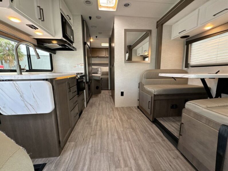 2025 Thor Four Winds 25V