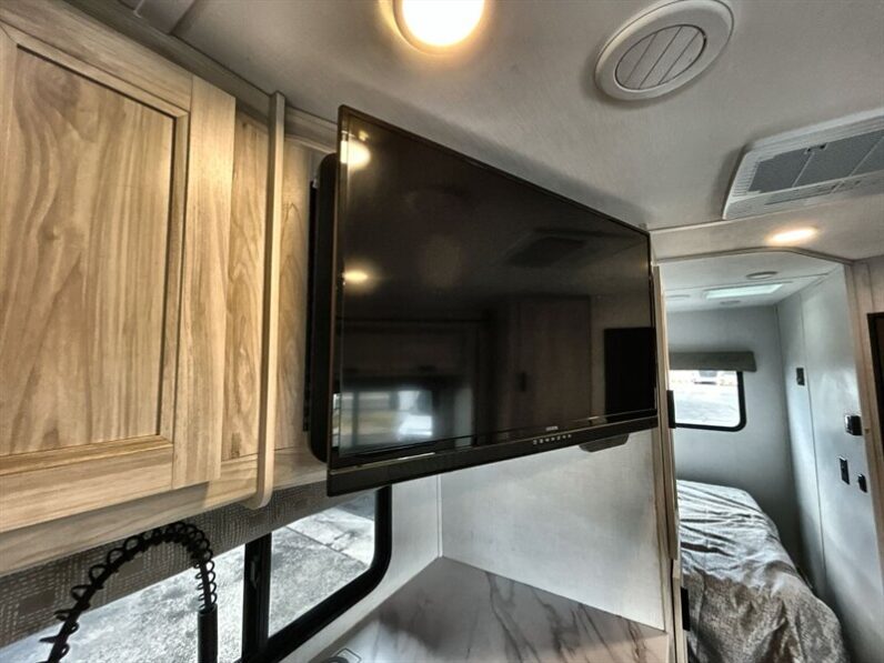 2024 Forest River Sunseeker 2550DSLE