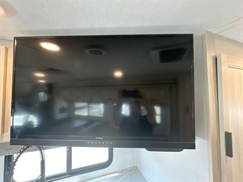 2024 Forest River Sunseeker 2550DSLE