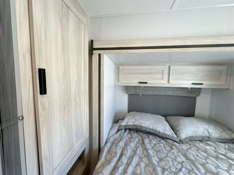 2024 Forest River Sunseeker 2550DSLE