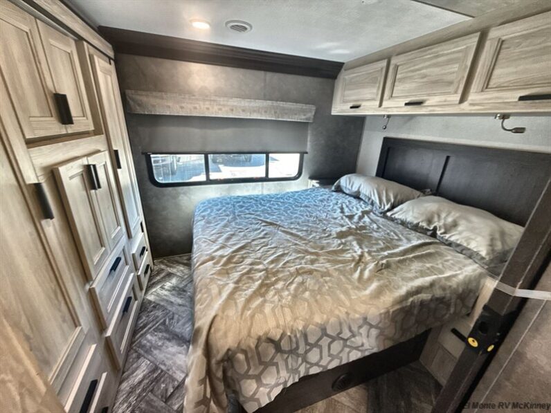 2023 Forest River Sunseeker 3250DSLE