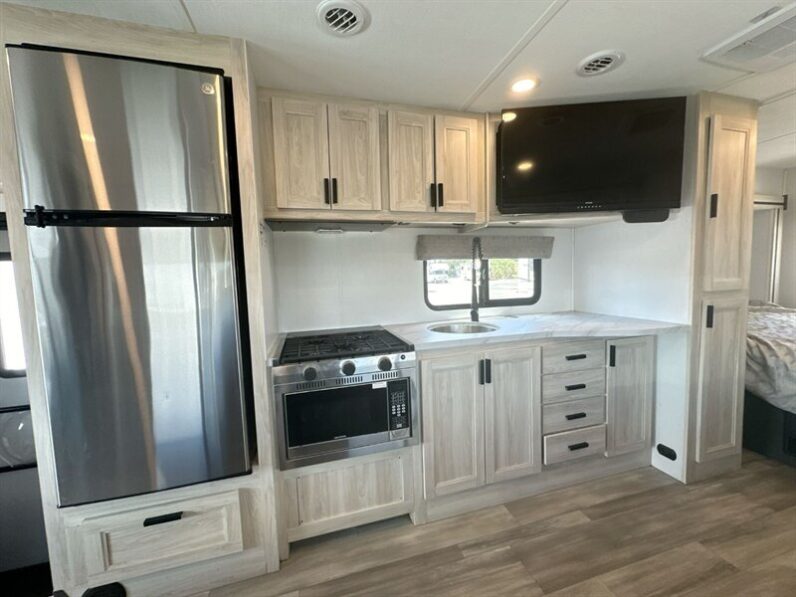 2024 Forest River Sunseeker 2550DSLE