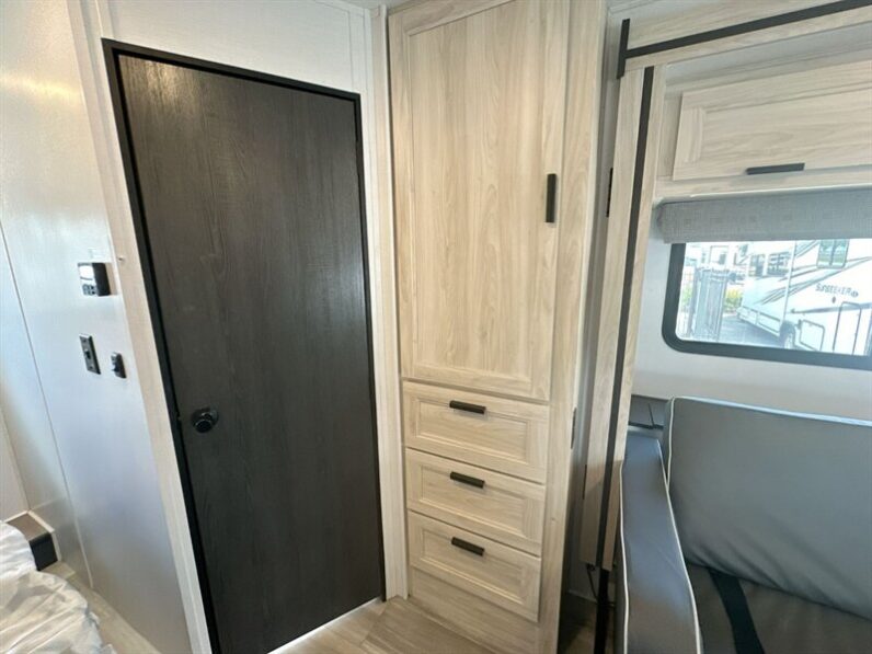 2024 Forest River Sunseeker 2550DSLE