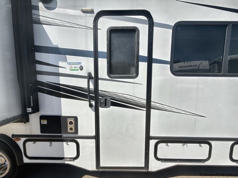 2023 Forest River Sunseeker 3250DSLE